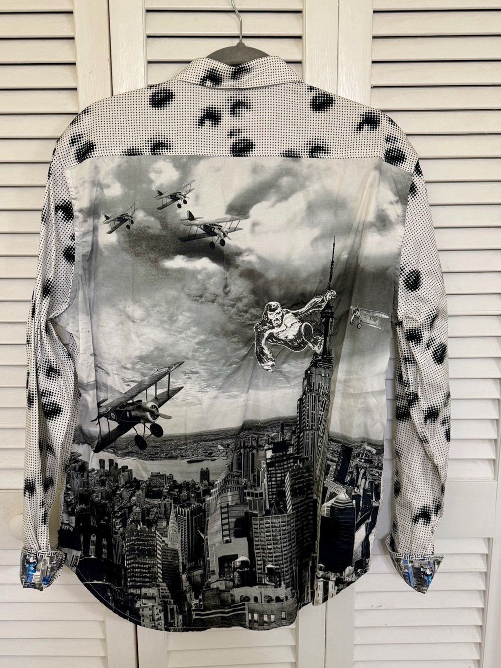 Robert Graham White Button-Down Shirt with Black Abstract Spots - Picture 4 of 4